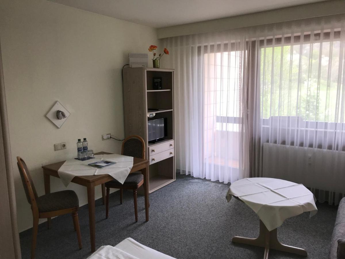Hotel Quellenhof Bad Urach Extérieur photo