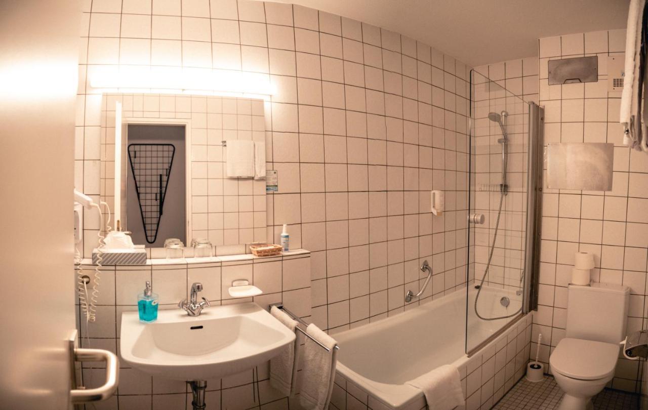 Hotel Quellenhof Bad Urach Extérieur photo