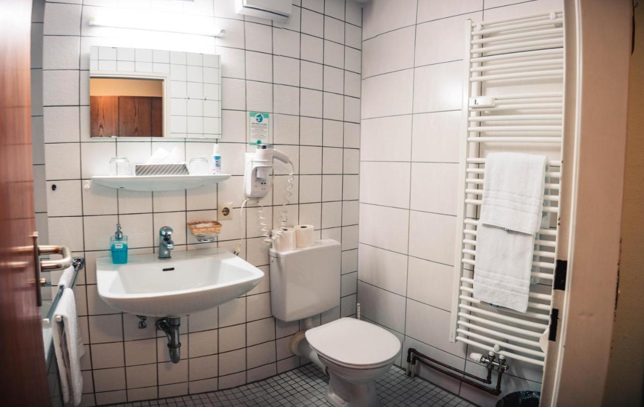 Hotel Quellenhof Bad Urach Extérieur photo